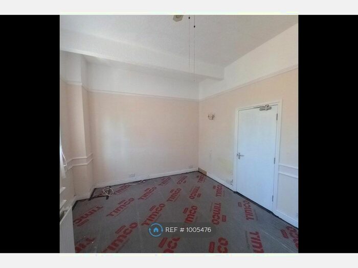 3 Bedroom Flat To Rent In Cawnpore Street, London, SE19