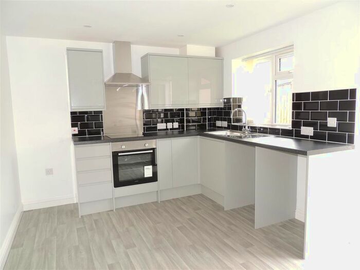 1 Bedroom Maisonette To Rent In North Street, Oldland Common, Bristol, BS30