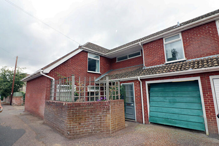 Flat To Rent In De Caux Road, Norwich, Norfolk, NR3