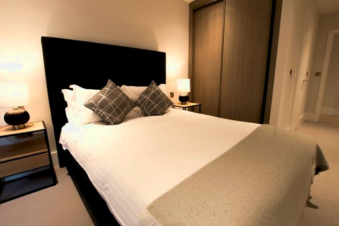 2 Bedroom Flat To Rent In London Road, Hounslow, TW3