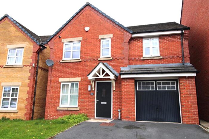 4 Bedroom Detached House To Rent In Woodhouses Avenue, Audenshaw, M34