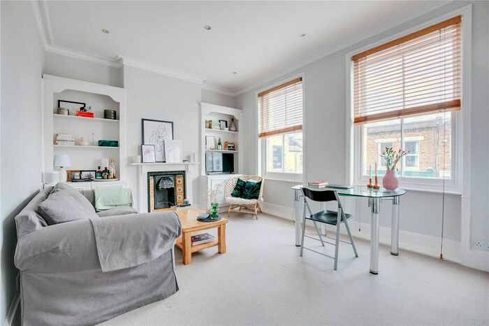 1 Bedroom Flat To Rent In Munster Road, Munster Village, Fulham/Parsons Green, London, SW6