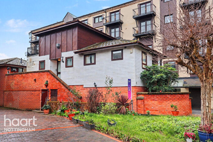 3 Bedroom Detached House For Sale In Quayside Close, Nottingham, NG2