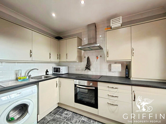 1 Bedroom Flat To Rent In High Street, Aveley, South Ockendon, RM15