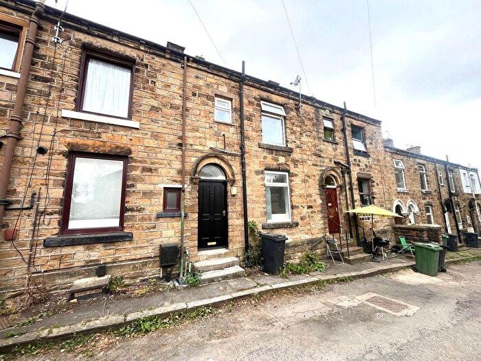 1 Bedroom Terraced House To Rent In Heckmondwike, WF16