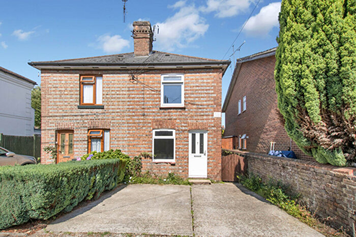 2 Bedroom Semi-Detached House To Rent In Crawley, RH10