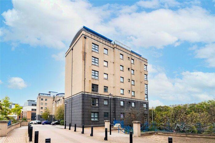 2 Bedroom Flat To Rent In N Riverside Drive, Aberdeen, AB11