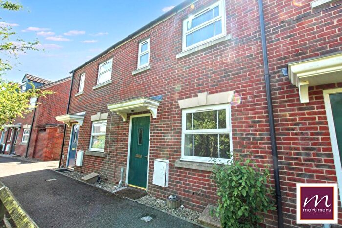 2 Bedroom Terraced House For Sale In Milford Place, Aylesbury, HP19