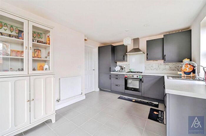 3 Bedroom Semi Detached House For Sale In Alfred Way, Buckingham, Buckinghamshire, MK18