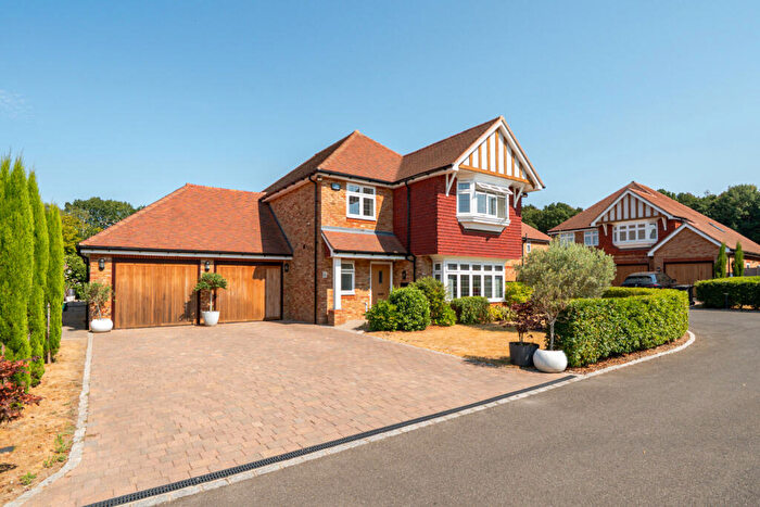 5 Bedroom Detached House For Sale In Hasell Park Place, Bromley, BR2