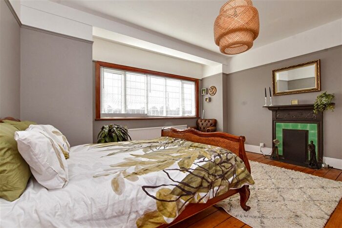 6 Bedroom Detached House For Sale In Elgin Road, Sutton, Surrey, SM1