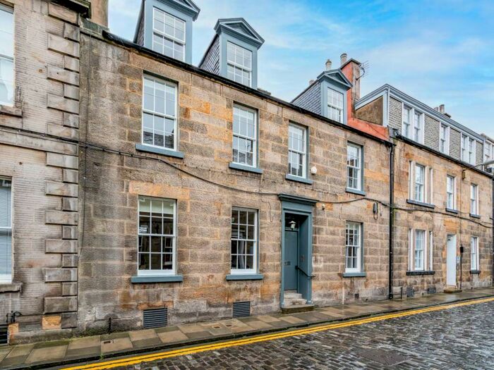 2 Bedroom Flat To Rent In Young Street, City Centre, Edinburgh, EH2