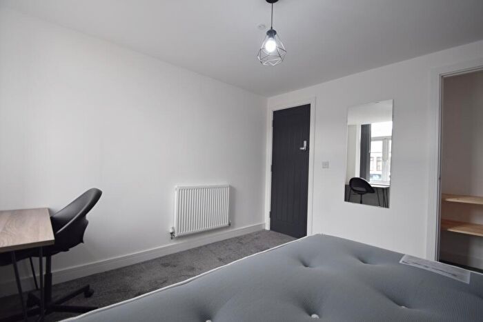 6 Bedroom Apartment To Rent In Woodville Road, Cathays, CF24