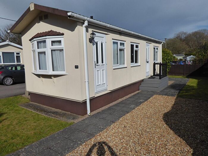 1 Bedroom Park Home For Sale In The Oaks Park, Horsham Road, Beare Green, Dorking, RH5