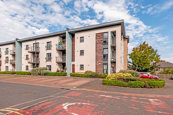 3 Bedroom Flat For Sale In / East Pilton Farm Place, Fettes, Edinburgh, EH5