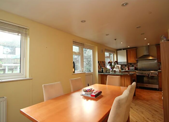 6 Bedroom Terraced House To Rent In Valley Road, Coulsdon, CR5