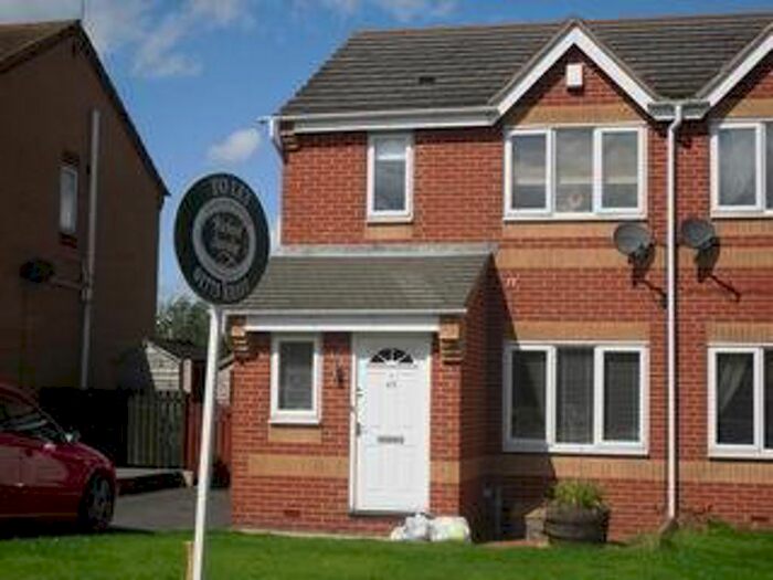 3 Bedroom Semi-Detached House To Rent In Copenhagen Road, Clay Cross, Chesterfield, S45