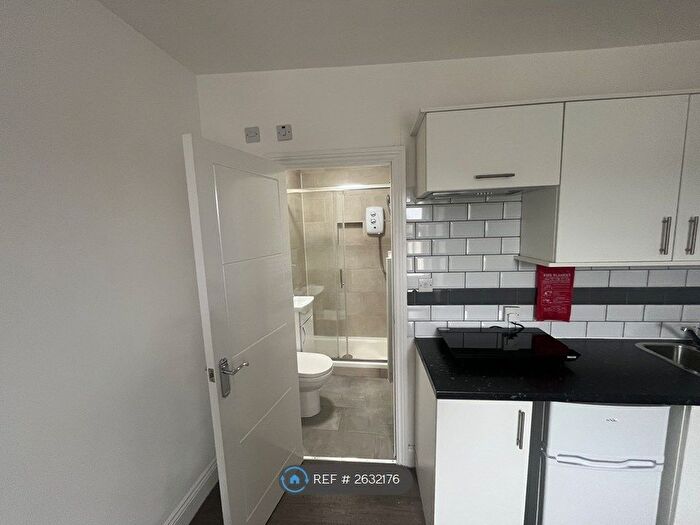 Studio To Rent In Garratt Lane, London, SW17