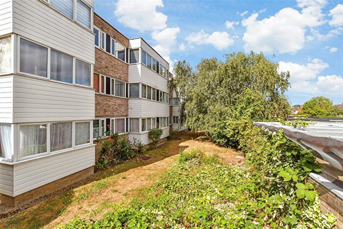 2 Bedroom Flat For Sale In Winston Close, Romford, Essex, RM7