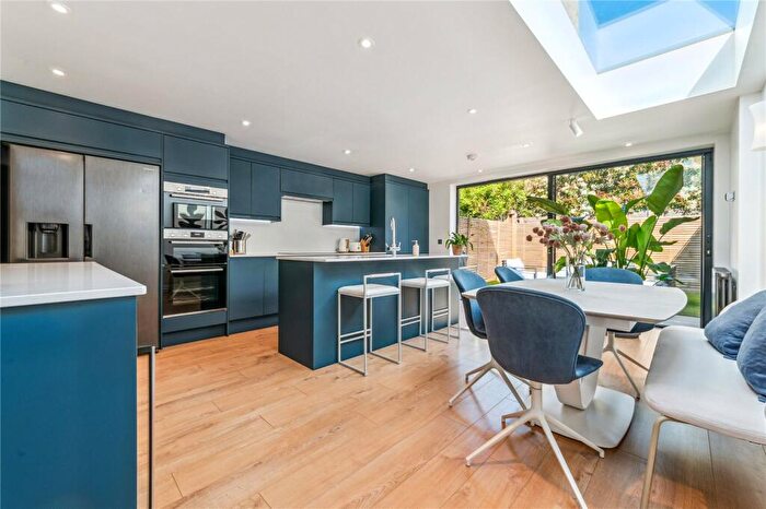 4 Bedroom End Of Terrace House To Rent In Bramfield Road, SW11