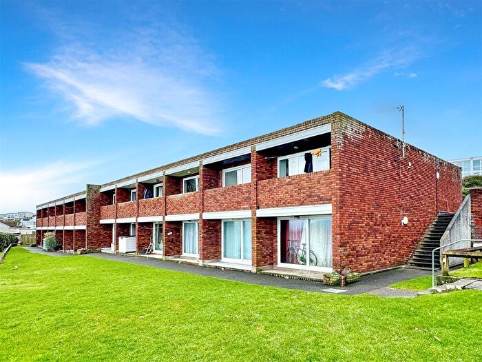 1 Bedroom Flat To Rent In Fistral Crescent, Newquay, TR7