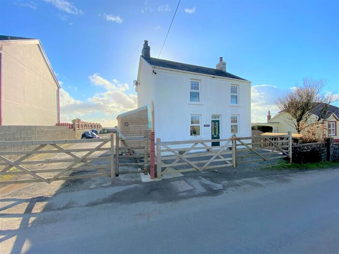 2 Bedroom Cottage For Sale In Crwbin, Kidwelly, SA17
