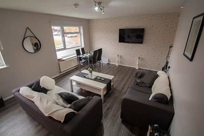 4 Bedroom Apartment To Rent In Westfield Court, Hyde Park, Leeds, LS3