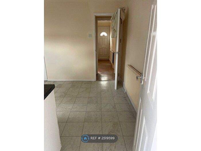 2 Bedroom Terraced House To Rent In Addington Road, Croydon, CR0