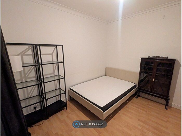 1 Bedroom Flat To Rent In Clare Court, London, WC1H