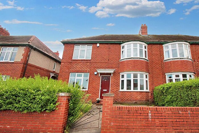 2 Bedroom Flat To Rent In Harewood Road, Gosforth, Newcastle Upon Tyne, NE3