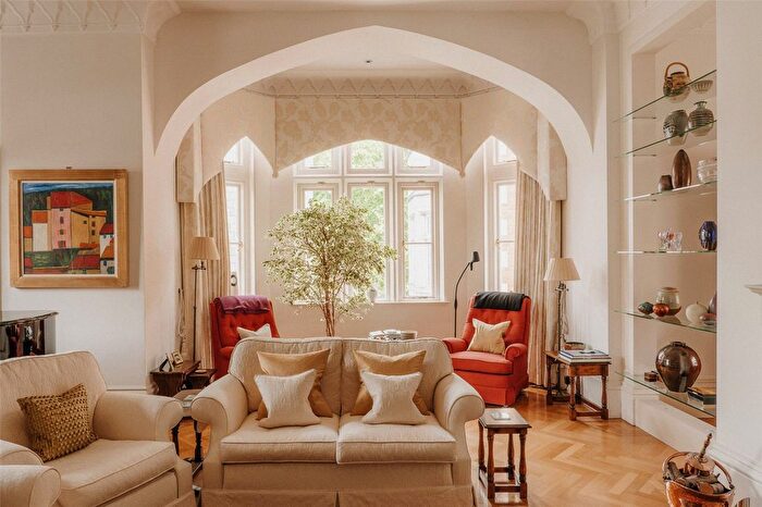 3 Bedroom Flat For Sale In Rose Square, Fulham Road, Chelsea, London, SW3