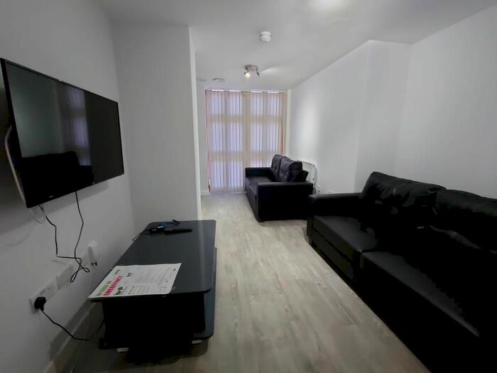 5 Bedroom Flat To Rent In . The Old Post Office, Bishop Street, Leicester, LE1