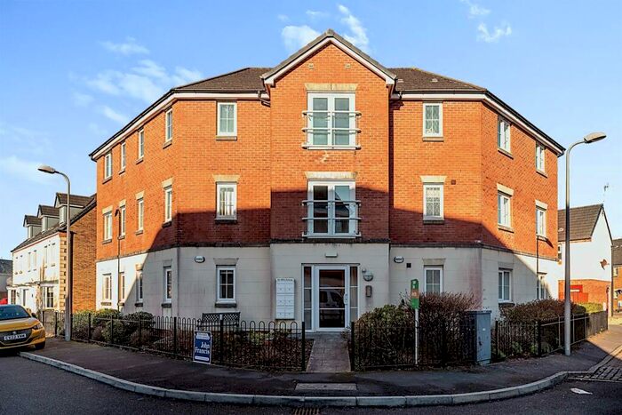 2 Bedroom Flat To Rent In Six Mills Avenue, Gorseinon, Swansea, SA4