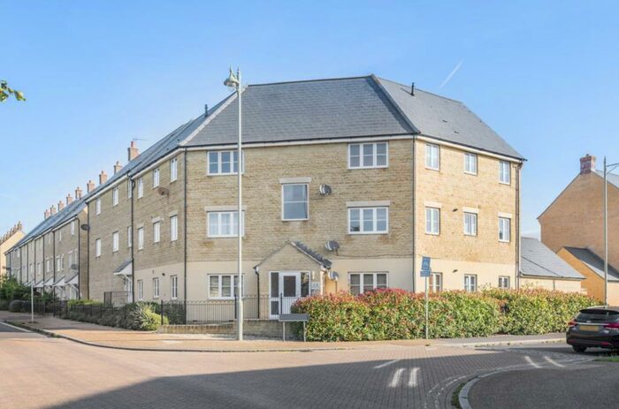 2 Bedroom Flat To Rent In Bluebell Way, Carterton, Oxfordshire, OX18