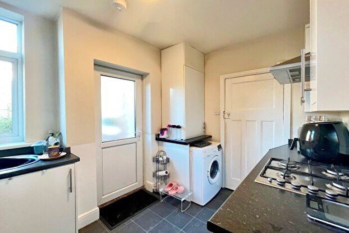 2 Bedroom Flat To Rent In Addycombe Terrace, Newcastle Upon Tyne, NE6
