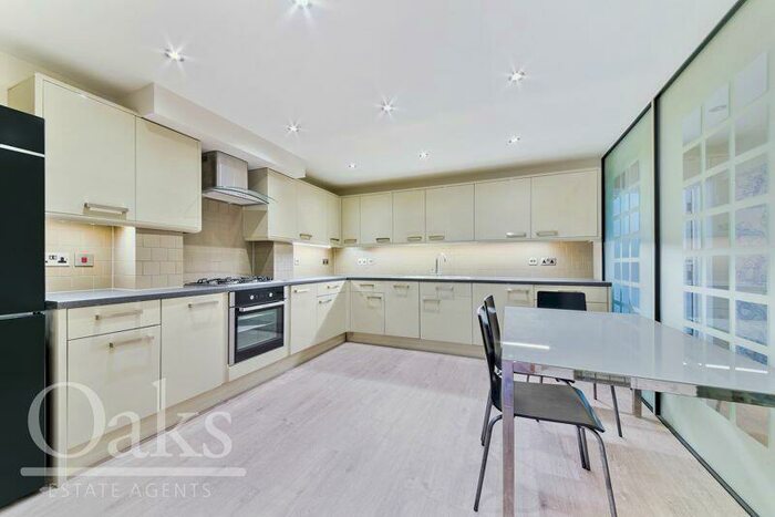 2 Bedroom Maisonette To Rent In Upper Shirley Road, Shirley, CR0