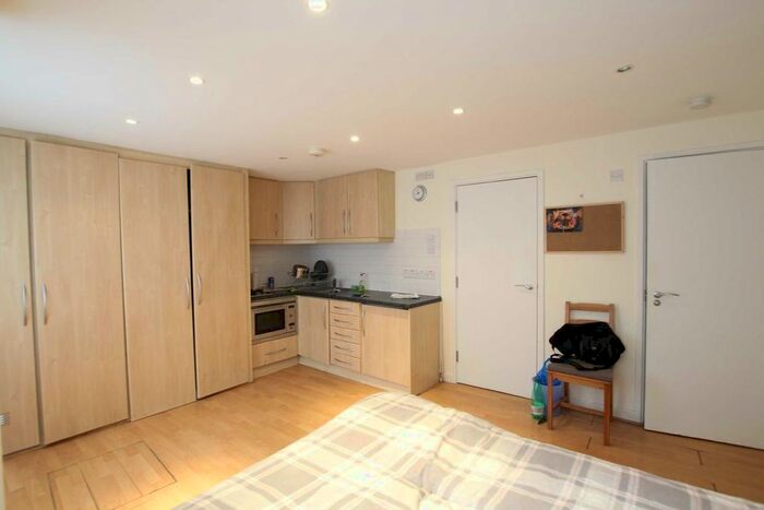 Studio To Rent In Belgrave Gardens, London, NW8
