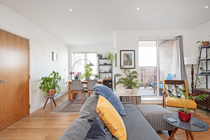 1 Bedroom Flat For Sale In Tallack Road, Leyton, E10