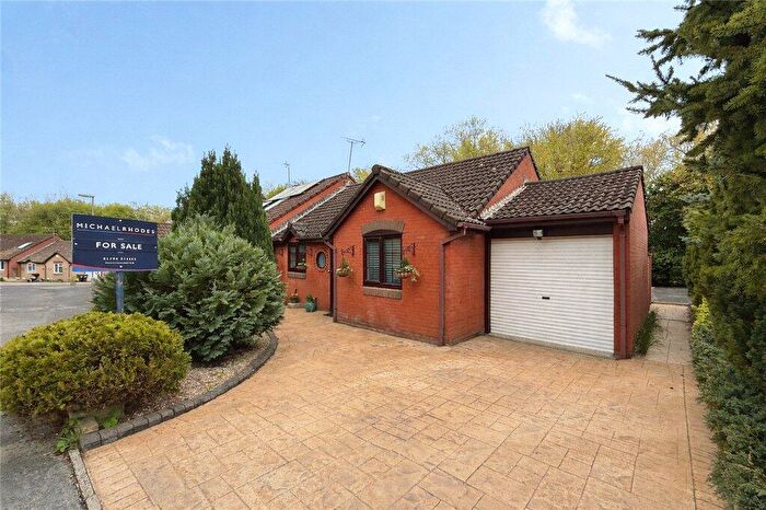 2 Bedroom Bungalow For Sale In Nutfield Road, Rownhams, Southampton, Hampshire, SO16
