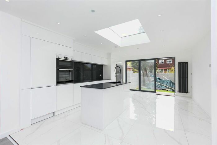 4 Bedroom Property To Rent In Manor Farm Drive, Chingford, E4