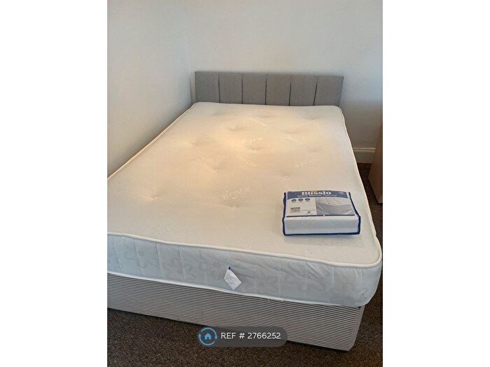 4 Bedroom Flat To Rent In Barrington Drive, Glasgow, G4