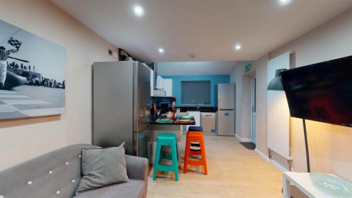 5 Bedroom House To Rent In Coronation Road, Selly Oak, Birmingham, B29