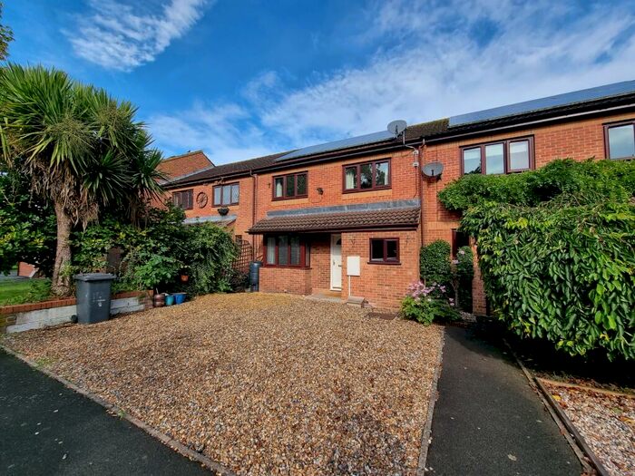 3 Bedroom House To Rent In Choseley Road, Knowl Hill, RG10