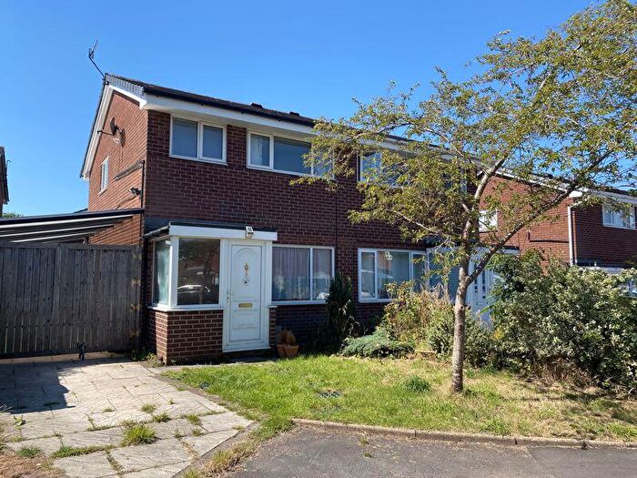 3 Bedroom Semi-Detached House For Sale In Aegean Close, Stoke-On-Trent, ST4