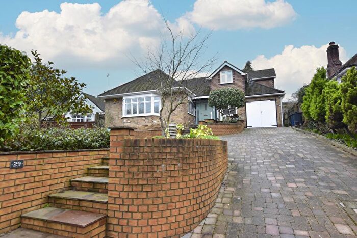 5 Bedroom Garages For Sale In Deanway, Chalfont St. Giles, HP8