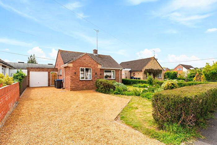 2 Bedroom Bungalow For Sale In Windsor Road, Salisbury, SP4