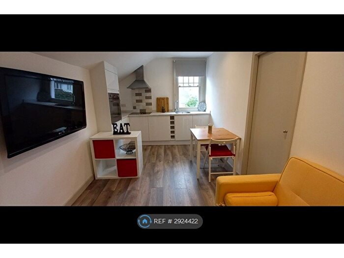 1 Bedroom Flat To Rent In Knollys Road, London, SW16