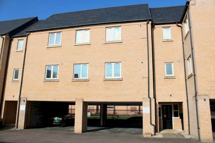 2 Bedroom Flat To Rent In Skipper Way, Little Paxton PE19