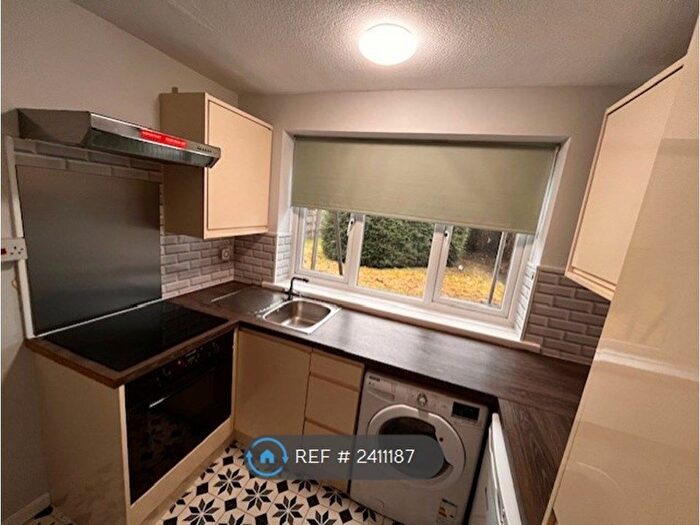 2 Bedroom Flat To Rent In Shenley Lane, Birmingham, B29