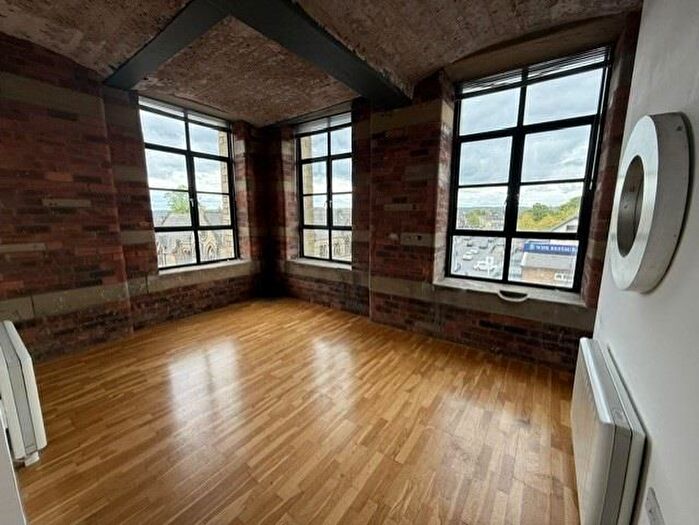 2 Bedroom Flat To Rent In Silk Warehouse, Lilycroft Road, Bradford, BD9